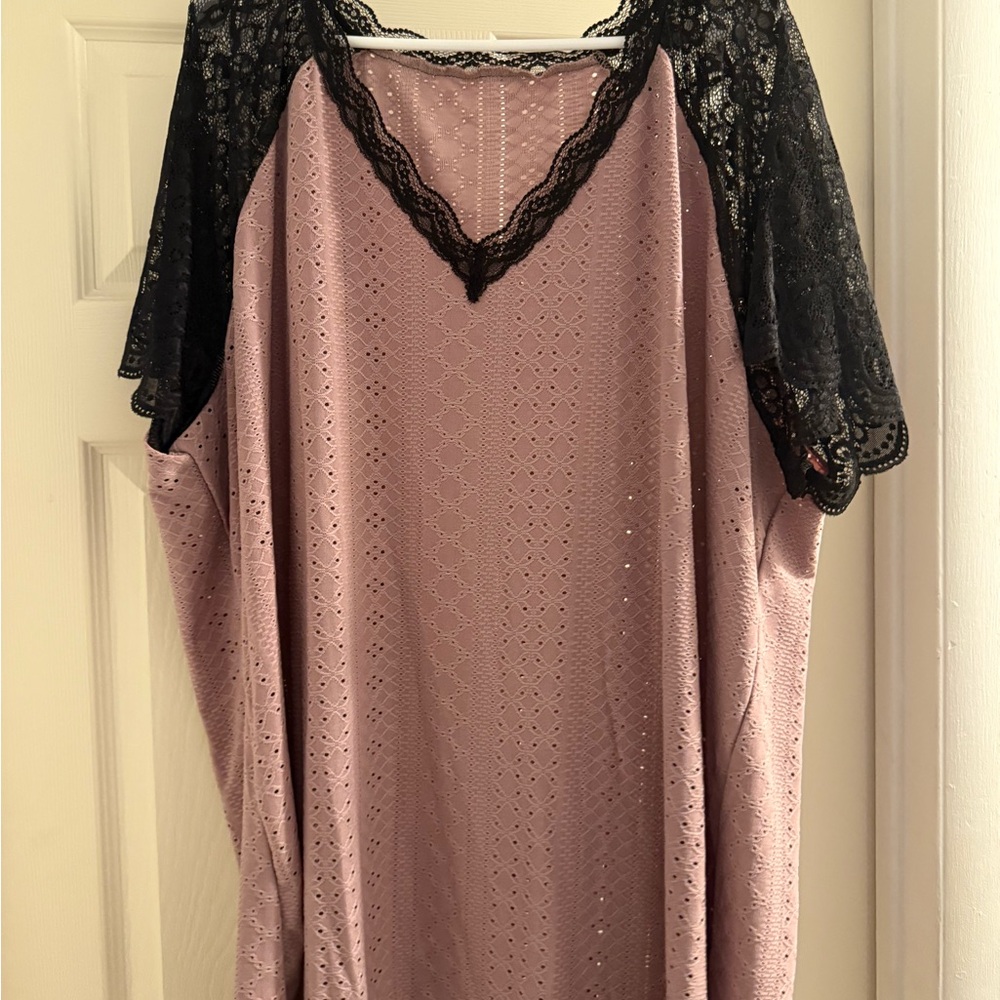 Chic Lace Accent Top - Mauve and Black